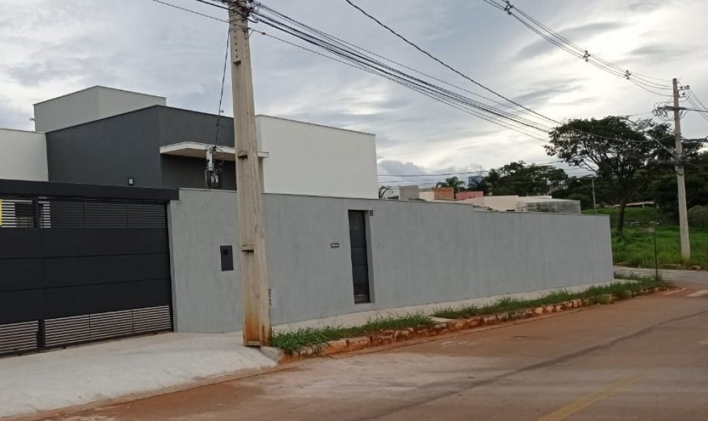 CASA NO BAIRRO CORES DE MINAS